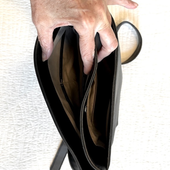 💙🆕 NWOT Interchangeable Flaps Crossbody - Picture 6 of 6